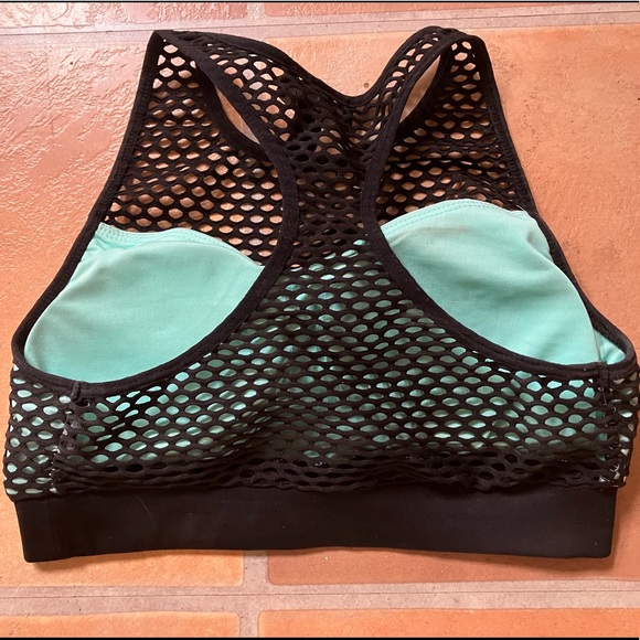 sexy sports bra - great support - Picture 3 of 7